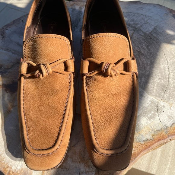 LV MEN PEBBLED LEATHER SLIP ONS, SIZE 11 US. WORE ABOUT 5 TIMES. REFER TO PICS - Picture 2 of 8